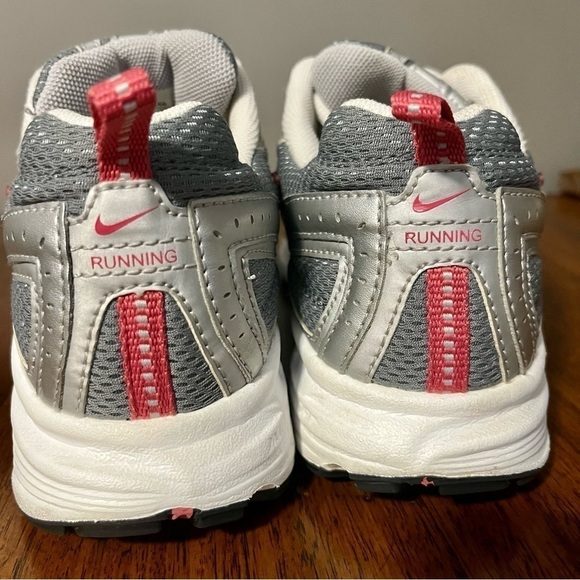 Nike Impact Zone Retro Women
Size 11 Gray Pink Athletic
Running Shoes 327860-061 - Picture 6 of 14